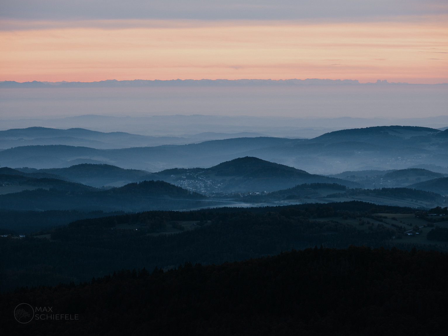 Blick vom Lusen auf die Gebirgskette